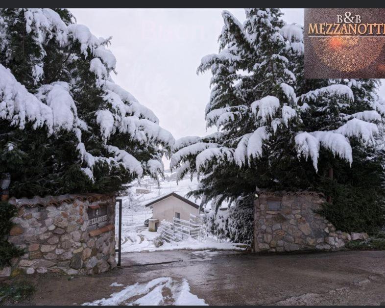 Bed And Breakfast Mezzanotte Balvano Exterior photo